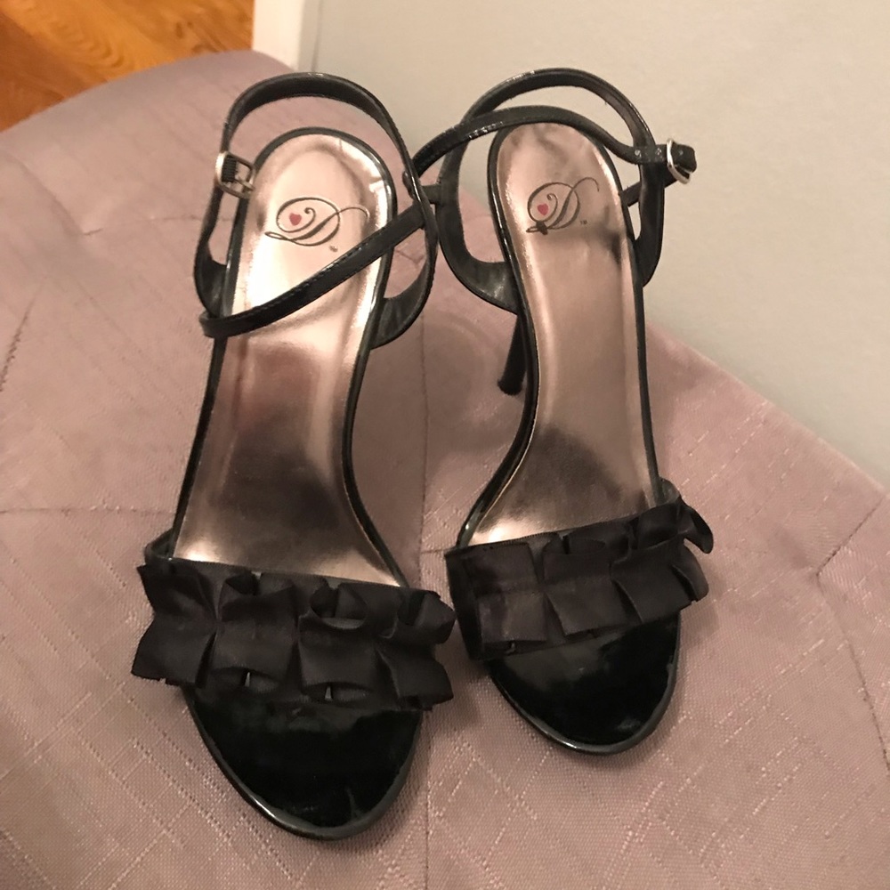 Black Heels 7.5